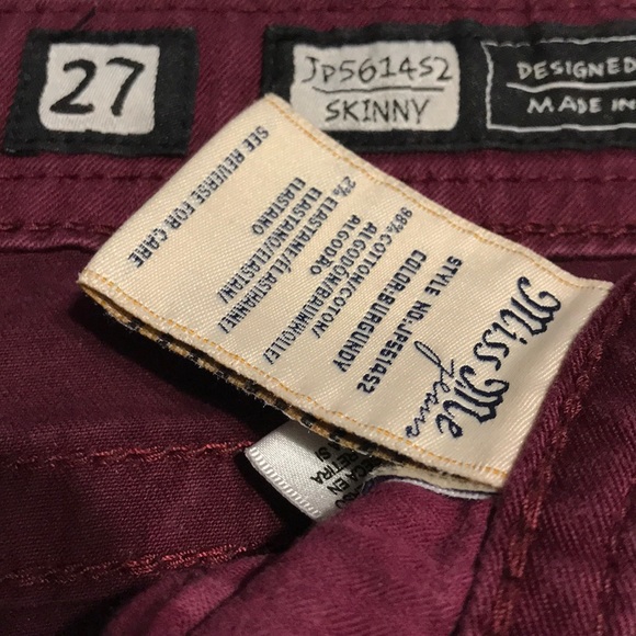 Miss Me Skinny Jeans - Picture 3 of 6